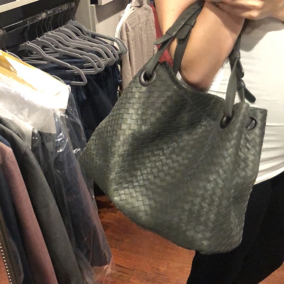 EXCELLENT CONDITION BOTTEGA VENETA NAPPA HANDBAG - Picture 10 of 11